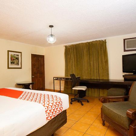 Oyo Hotel Hacienda Don Luis, רוסריטו מראה חיצוני תמונה A room at the hotel